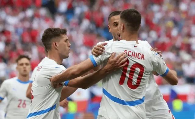 关于欧预赛巅峰对决,谁能笑到最后?的信息 关于欧预赛巅峰对决,谁能笑到最后?的信息