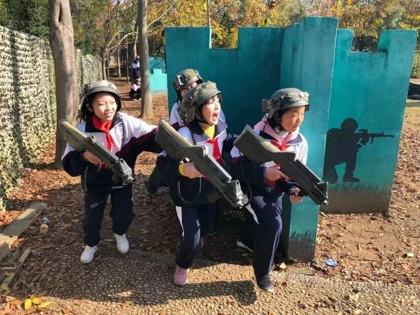 包含罗马尼亚选手稳扎稳打，坚持到底的词条