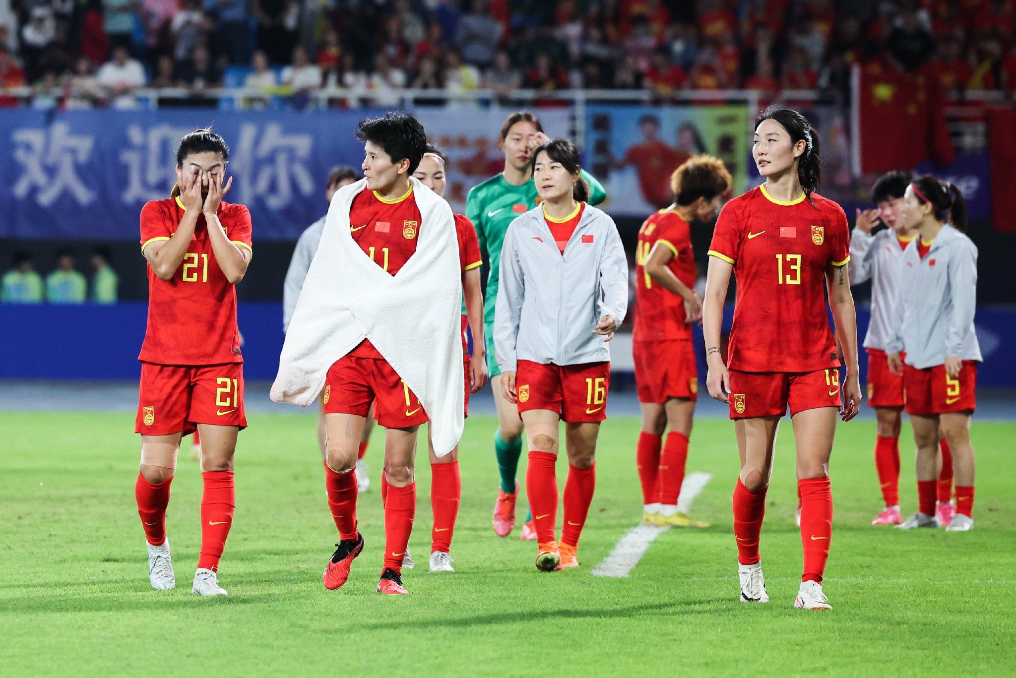 关于中国女足队员在国际比赛中展现强大实力的信息 关于中国女足队员在国际比赛中展现强大实力的信息