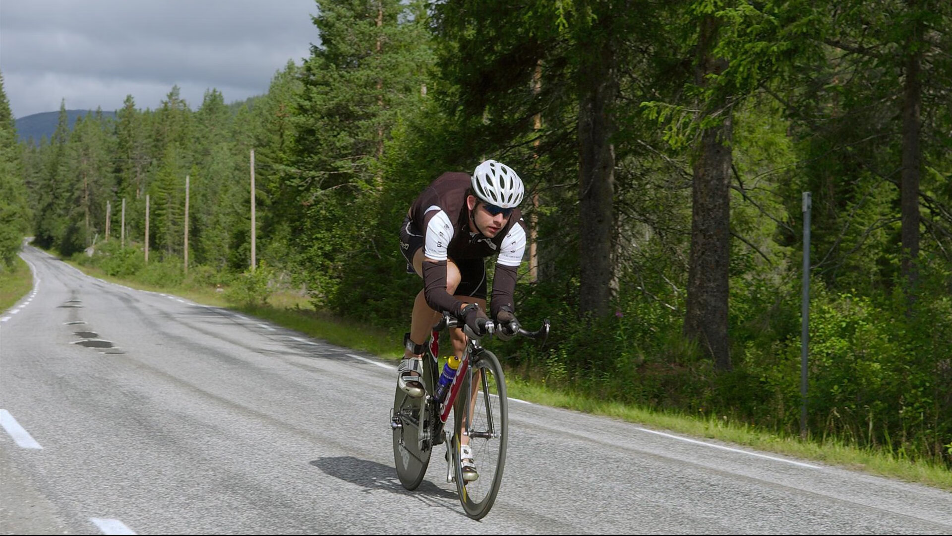 卡马文加爆发改写战局，拜仁淘汰赛惊险过关国米