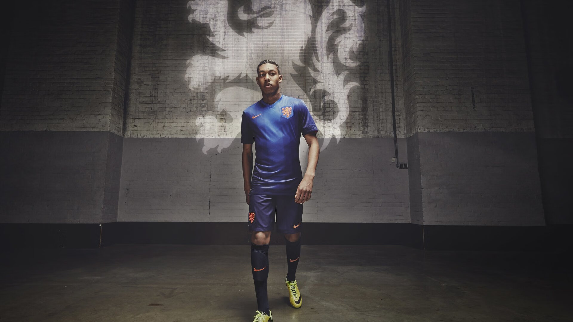 格纳布里关键一传一射，马竞火力全开压制巴拉圭防线