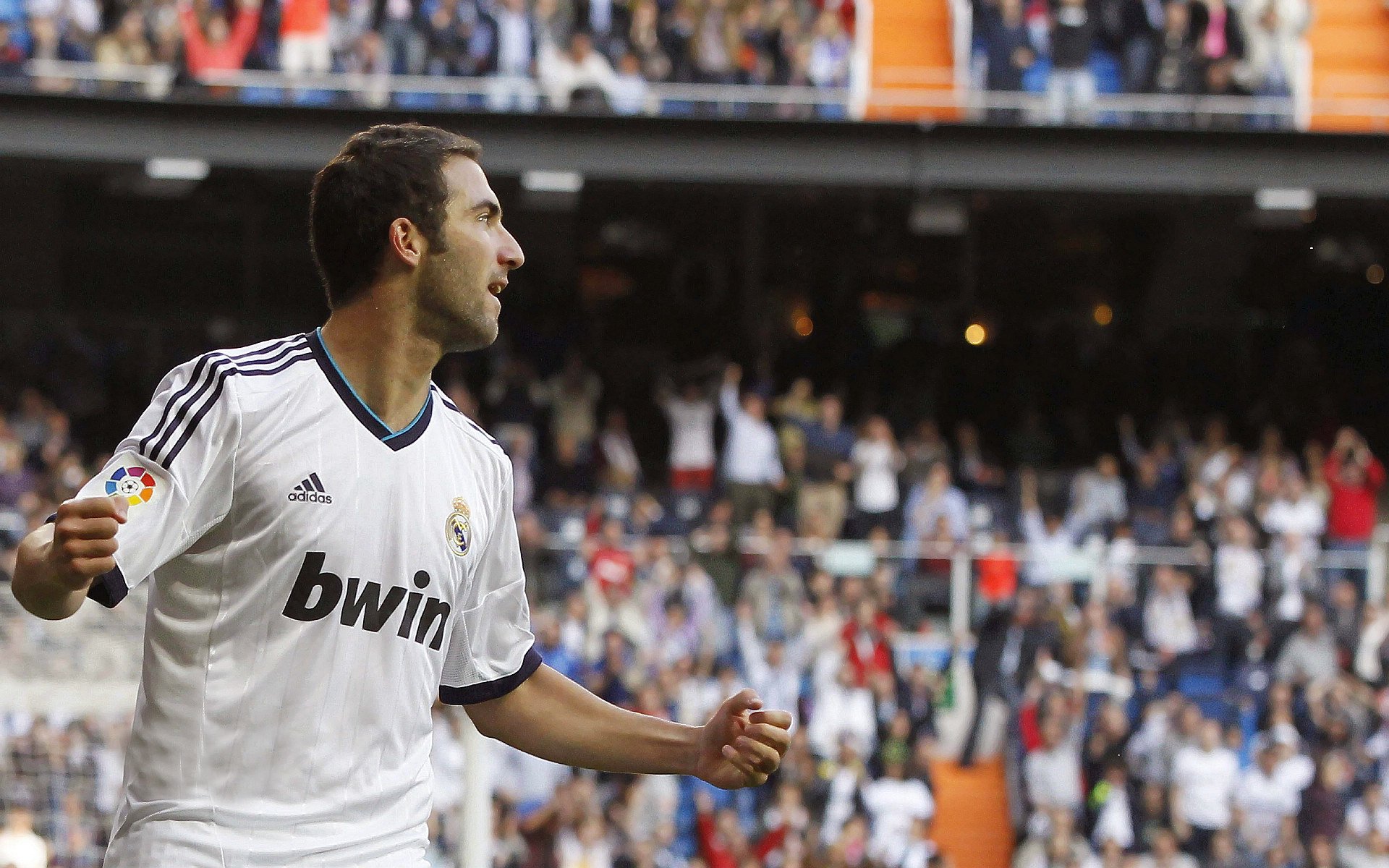 凯塞多冠军级表现定乾坤，曼联险胜瑞士显唯一性